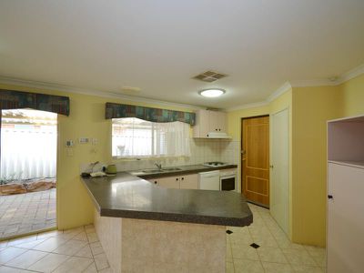 27 Carpenteria Crescent, Kenwick