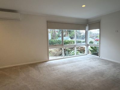 33A Polwarth Crescent, Belmont