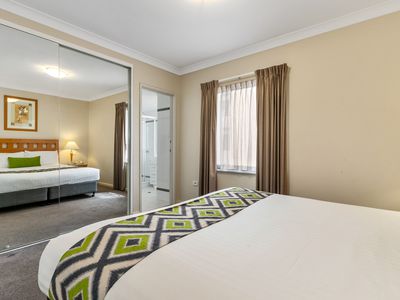 13 / 122 Mounts Bay Road, Perth