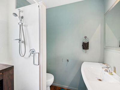 49B Lakewood Drive, Burwood