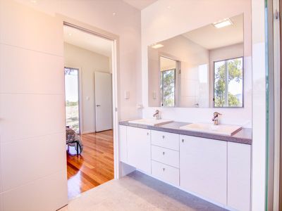 33 Meadow View Rd, Fernvale