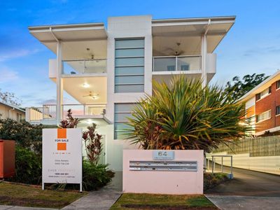 2 / 64 Pembroke Road, Coorparoo