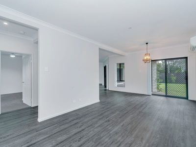 4 Wooraka Street, Rochedale South