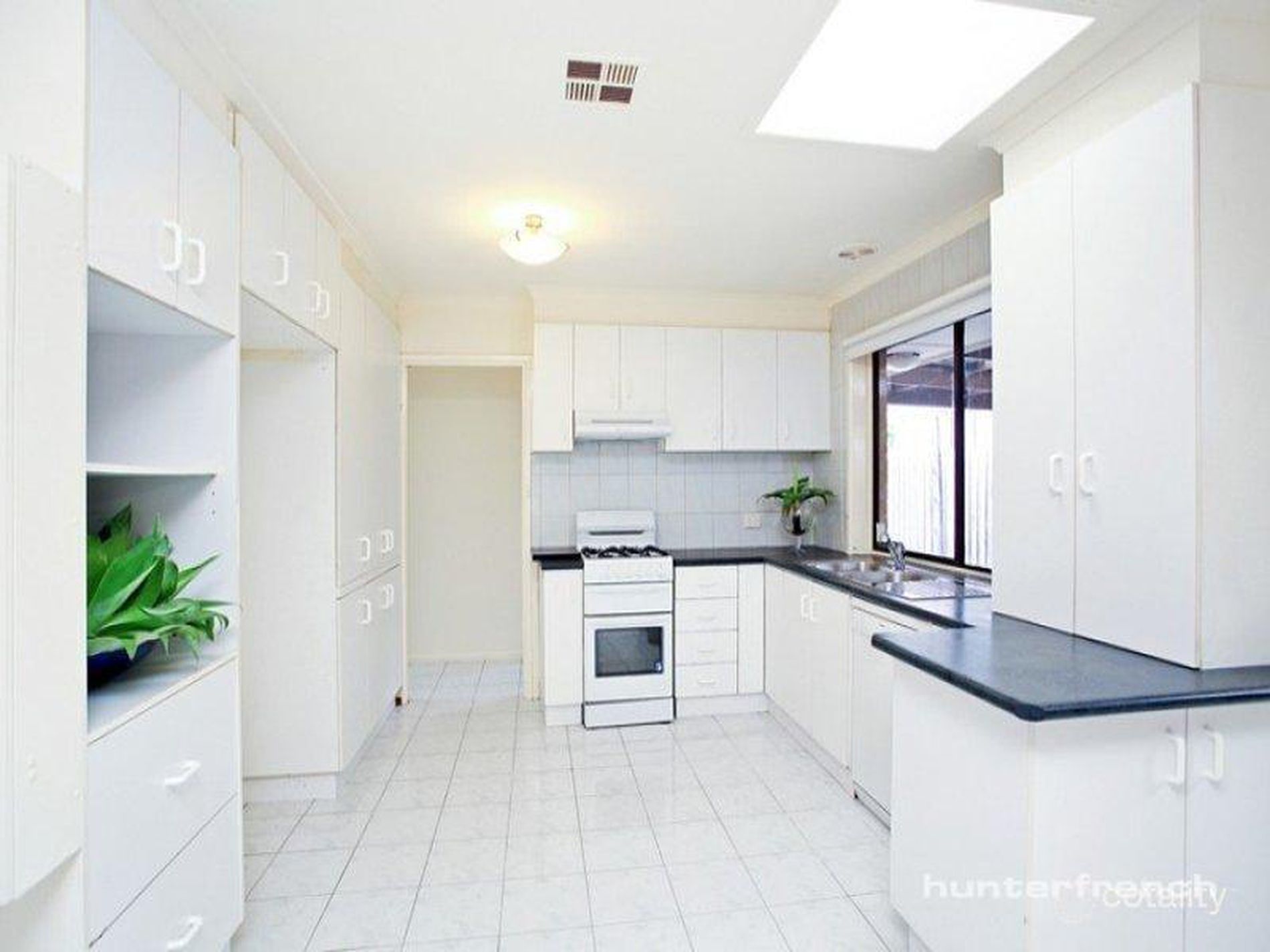 158 Central Avenue, Altona Meadows