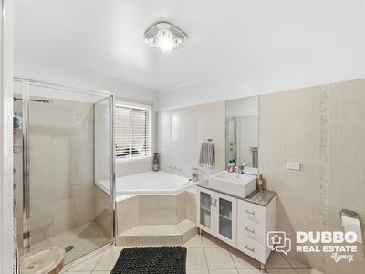 15 Sunvale Avenue, Dubbo
