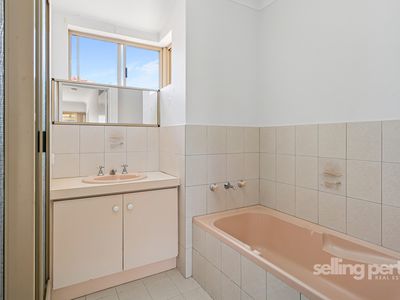 1 / 6 Mary Street, Como