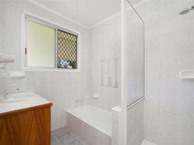 75 Woodlands Drive, Rochedale South