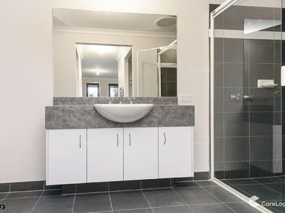 47 Balcombe Drive, Manor Lakes