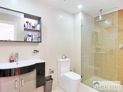 42 Shorline Dr, Rhodes