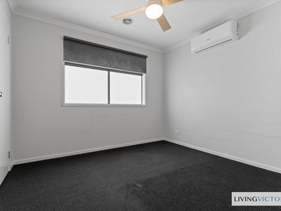 24 Vanguard Crescent, Point Cook