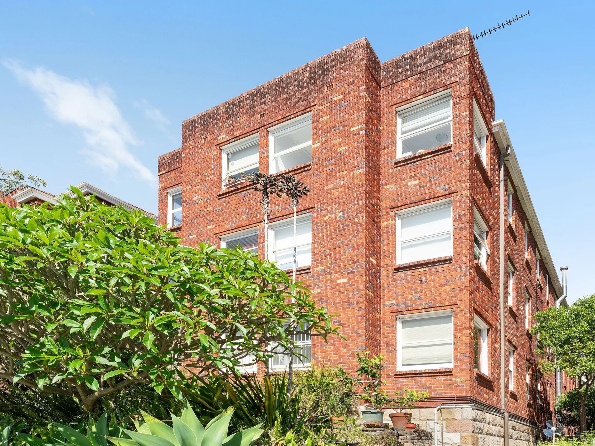 2 / 15 Penkivil Street, Bondi