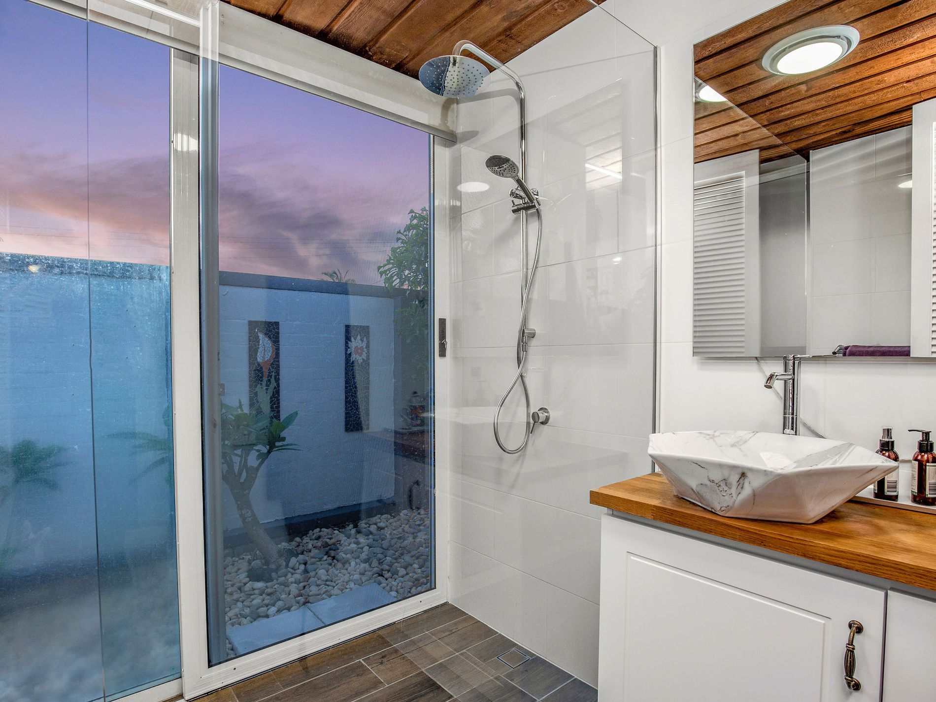 9 Lergessner Street, Biggera Waters