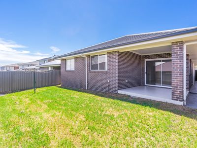 16 Atlantis Crescent, Gregory Hills