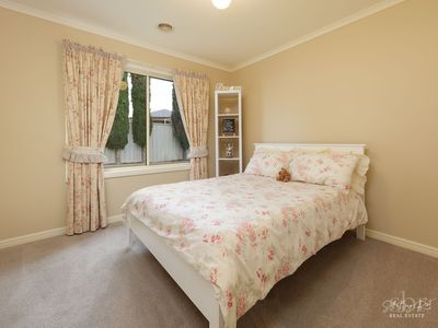 8 LYTHAM COURT, Wodonga