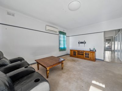 1 Chisholm Crescent, Seymour