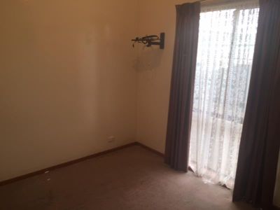 6 / 5 Deutgam Street, Werribee