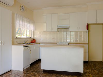 154 MacKenzie Street West, Golden Square