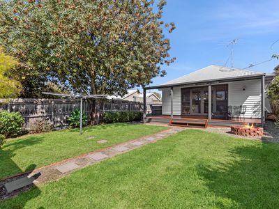 21 Elizabeth Street, Belmont