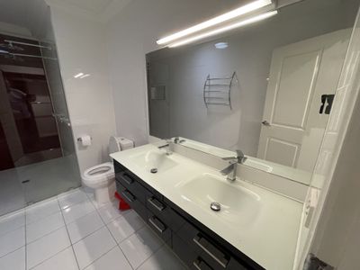 2 Nerissa Grove, Oak Park