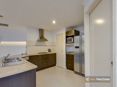 12 Meribel Way, Lynbrook