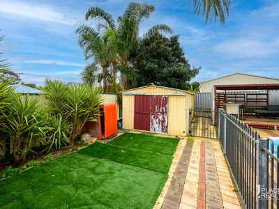 5 Simmons Loop, Parmelia