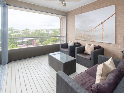 6 McKivat Drive, Springfield Lakes