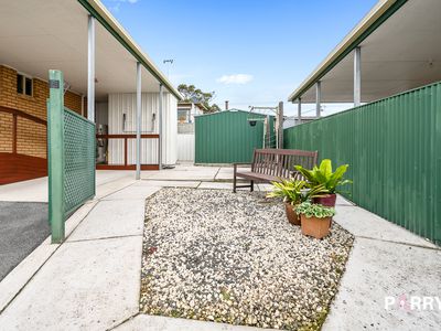 1 / 1 Alan Lade Place, Bridport