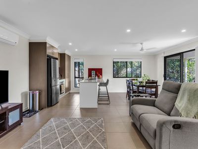2 / 1 Xenia Street, Pimpama