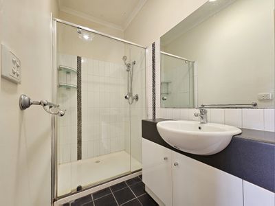 8 Paynes Road, Mount Waverley