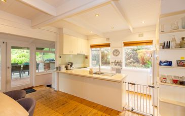 9 BEACONSFIELD-EMERALD ROAD, Beaconsfield Upper