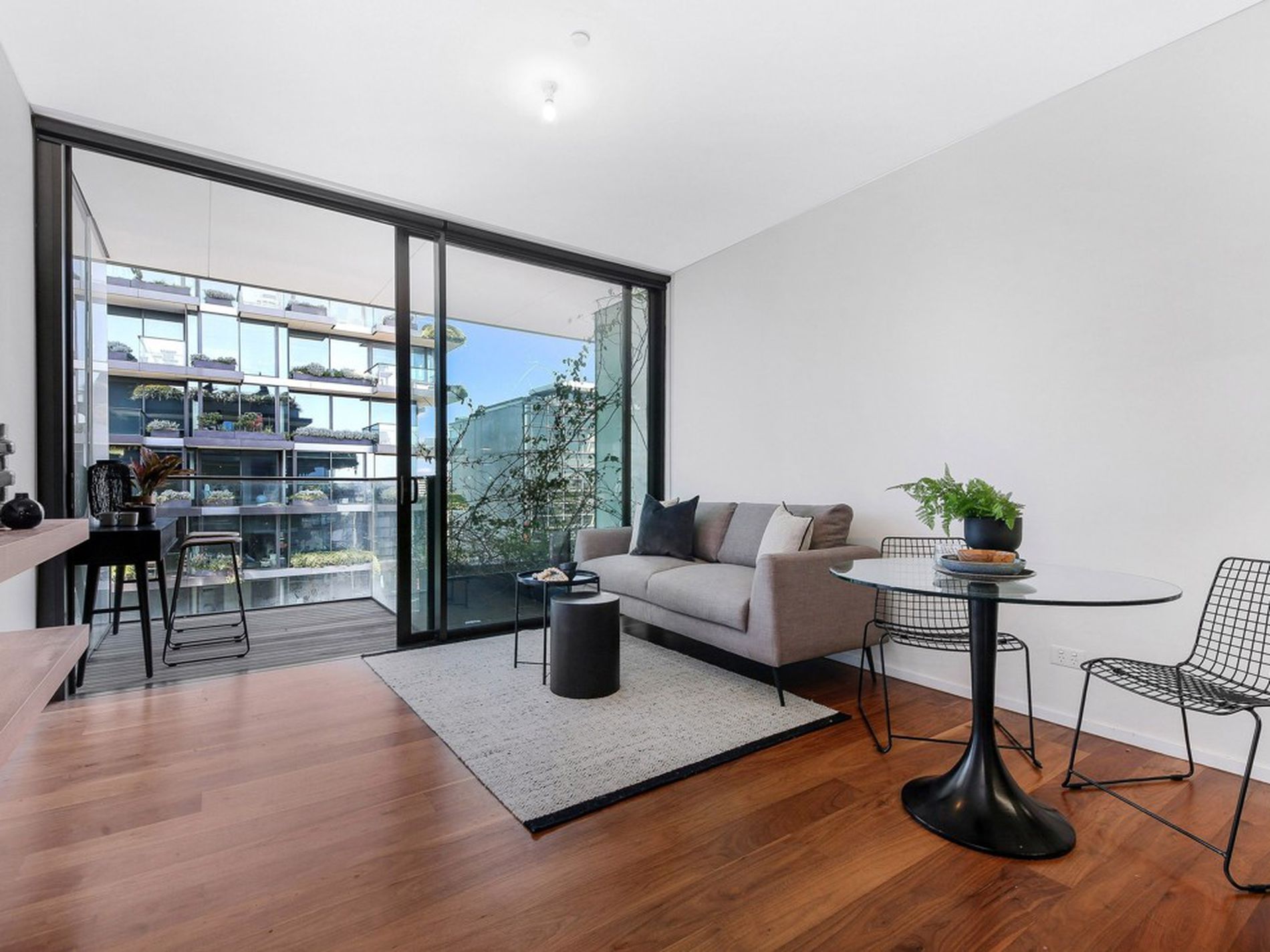 2 Chippendale  Way, Chippendale