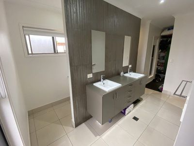 8 Dingle Close, Kingaroy