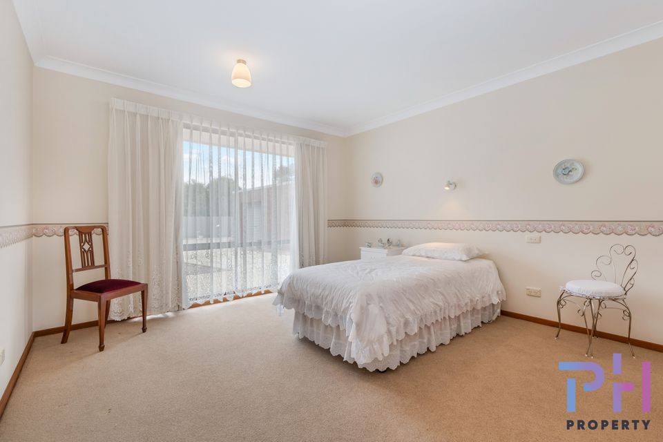 11 Melbury Court, Epsom