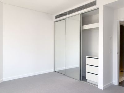 1008 / 81 Harbour Street, Sydney