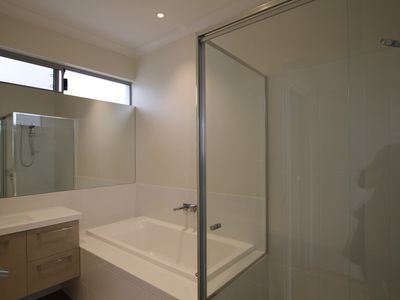 11 Fairway, Yokine