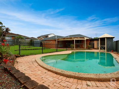 10 Oxford Drive, Lake Haven