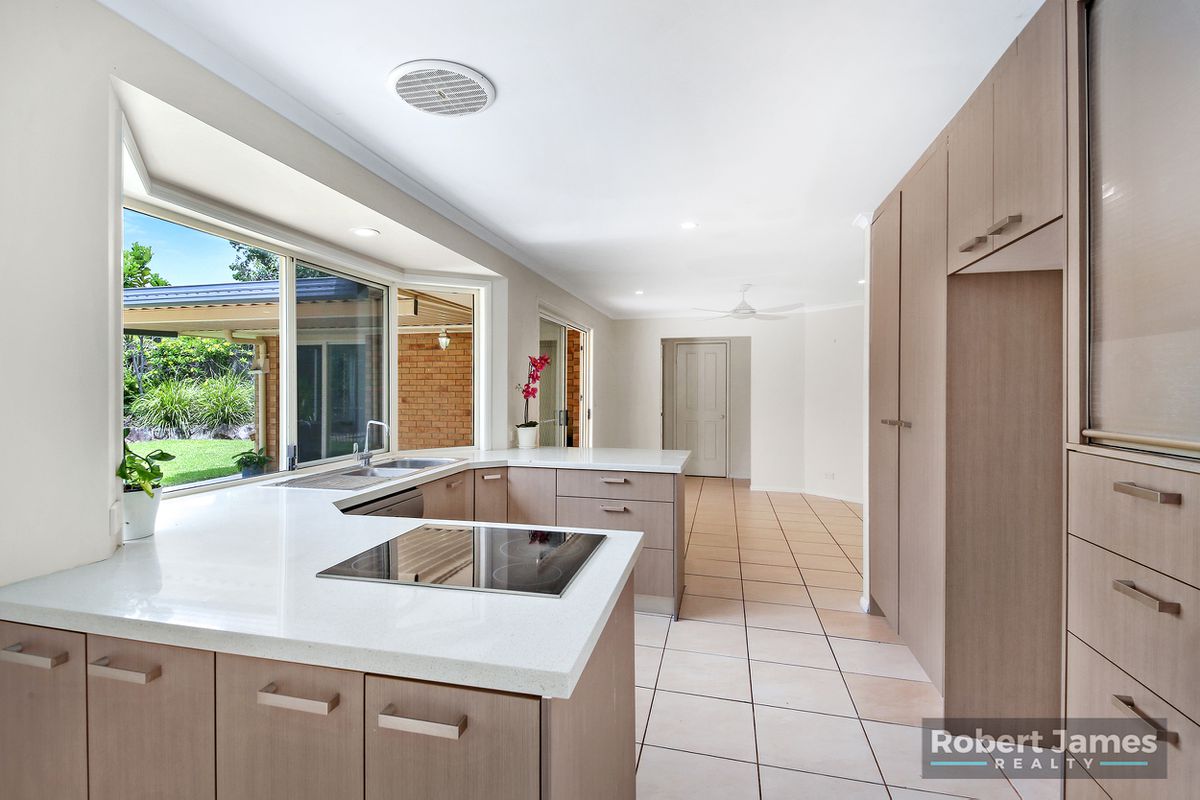 7 Deal Court, Tewantin