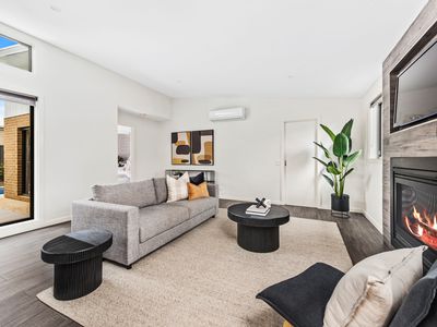 4 PIONEER PLACE, Thurgoona