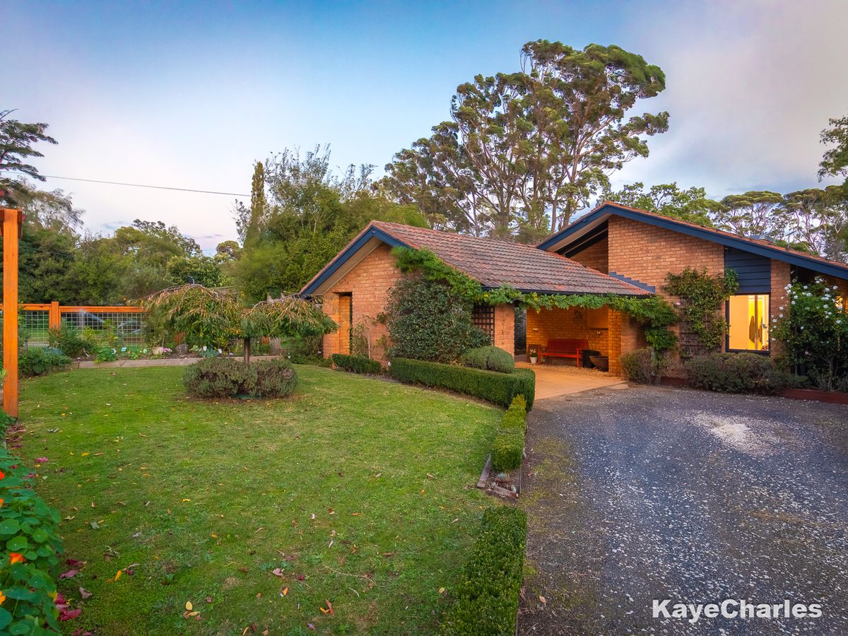 2 Young Street, Beaconsfield Upper