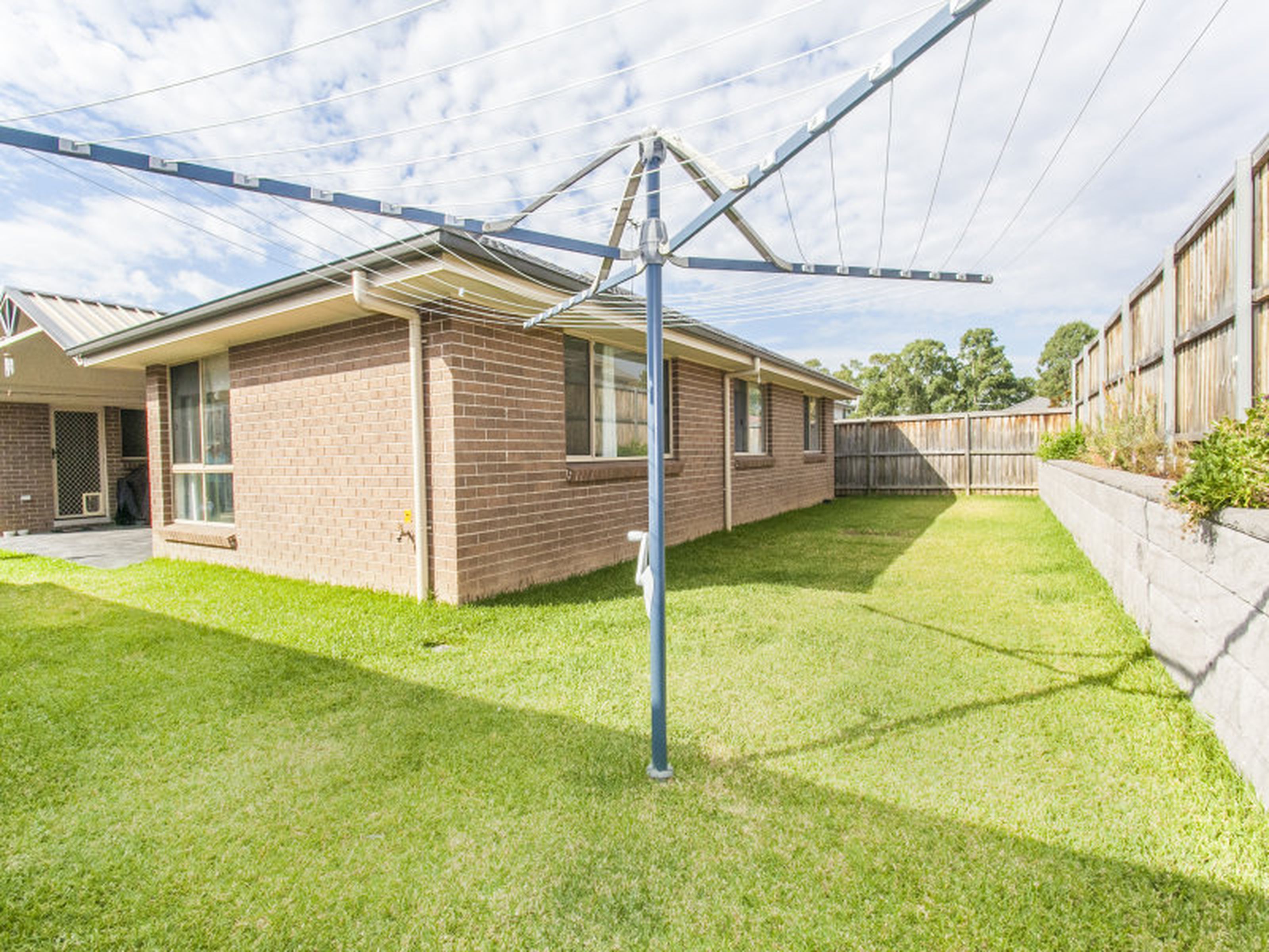 36 Central Park Drive, CLAREMONT MEADOWS