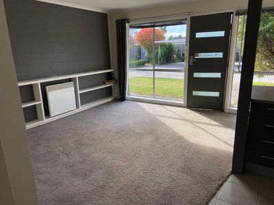 2 / 10-12 Lindsay Street, Newcomb