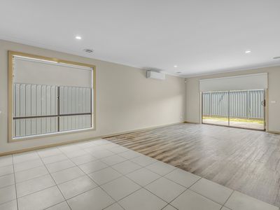 10 Heracles Lane, Cranbourne West