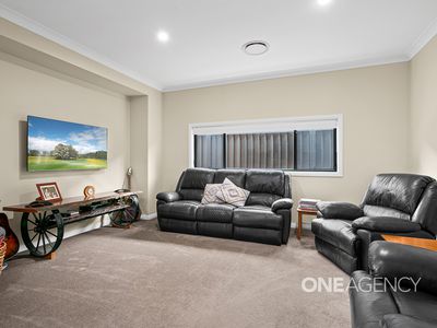 4 Honeybee Crescent, Calderwood