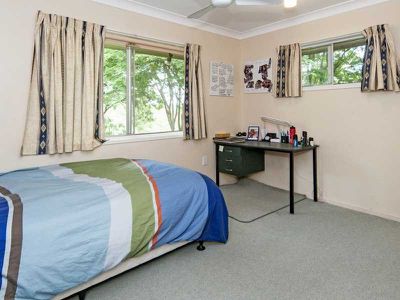 1336 Brisbane Valley Highway, Fernvale
