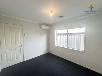 12 Sorrento Avenue, Point Cook