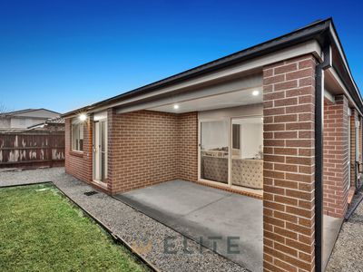 121 Rossiter Retreat, Cranbourne North