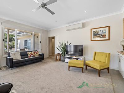 8 Lakeside Avenue, Mount Beauty