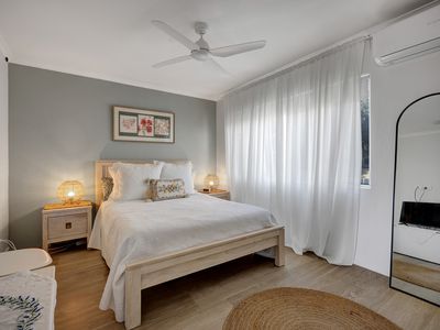 2 / 8 Sobraon Street, Sunrise Beach