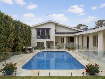 15 Halcyon Drive, Wheelers Hill