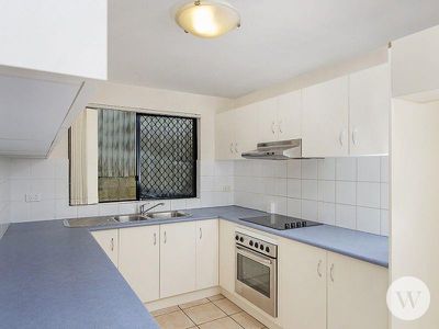 2 / 75 Cornwall Street, Annerley